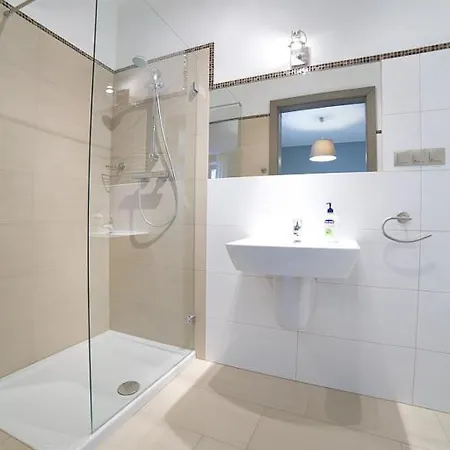 Apartament Avalis *